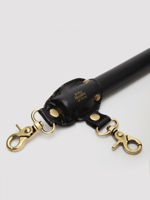Черная распорка для ног Bound to You Faux Leather Spreader Bar - 50,8 см. - Fifty Shades of Grey - купить с доставкой в Салавате