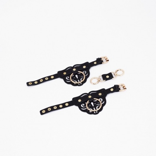Черные кожаные наручники с клепками, кольцами и золотистой фурнитурой - Crazy Handmade - купить с доставкой в Салавате